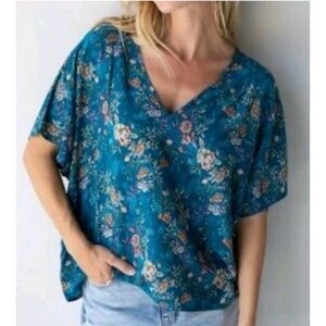Natural Life Easy V-Neck Top Turquoise Roses Floral Dolman Sleeves Relaxed Fit